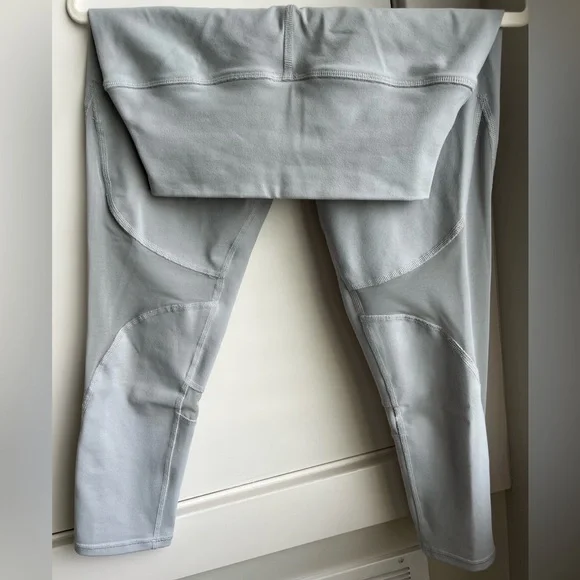 Alo Yoga Coast High-Waist Capri Legging Size Small Alloy - Picture 2 of 6